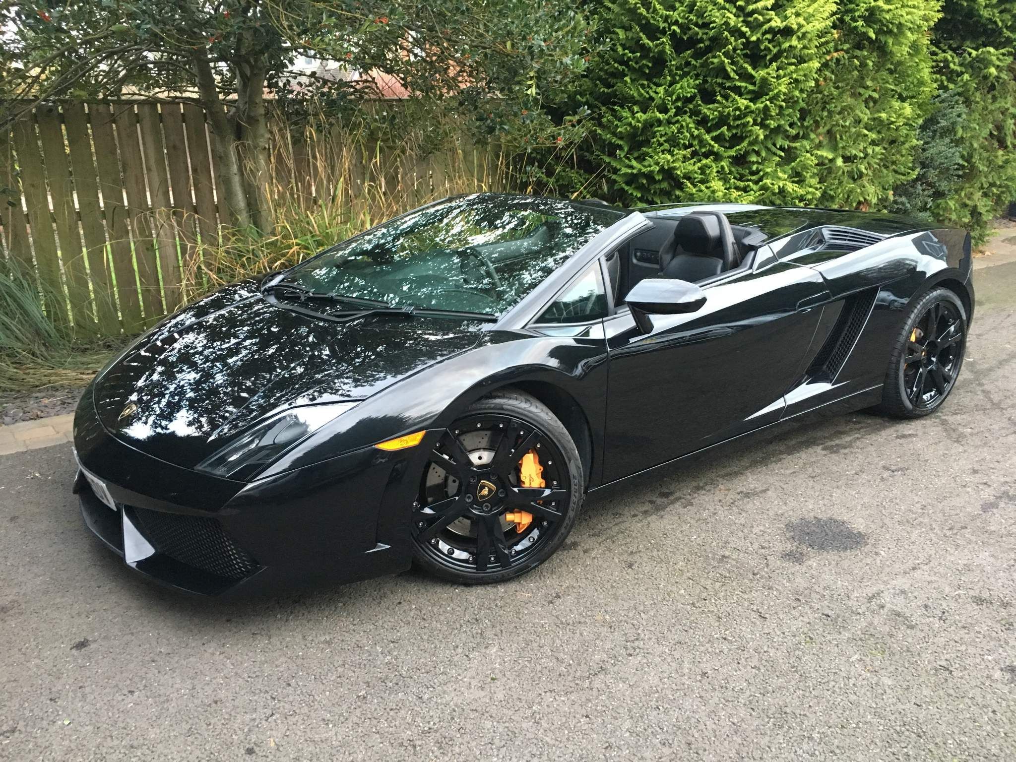 Lamborghini Gallardo view 3