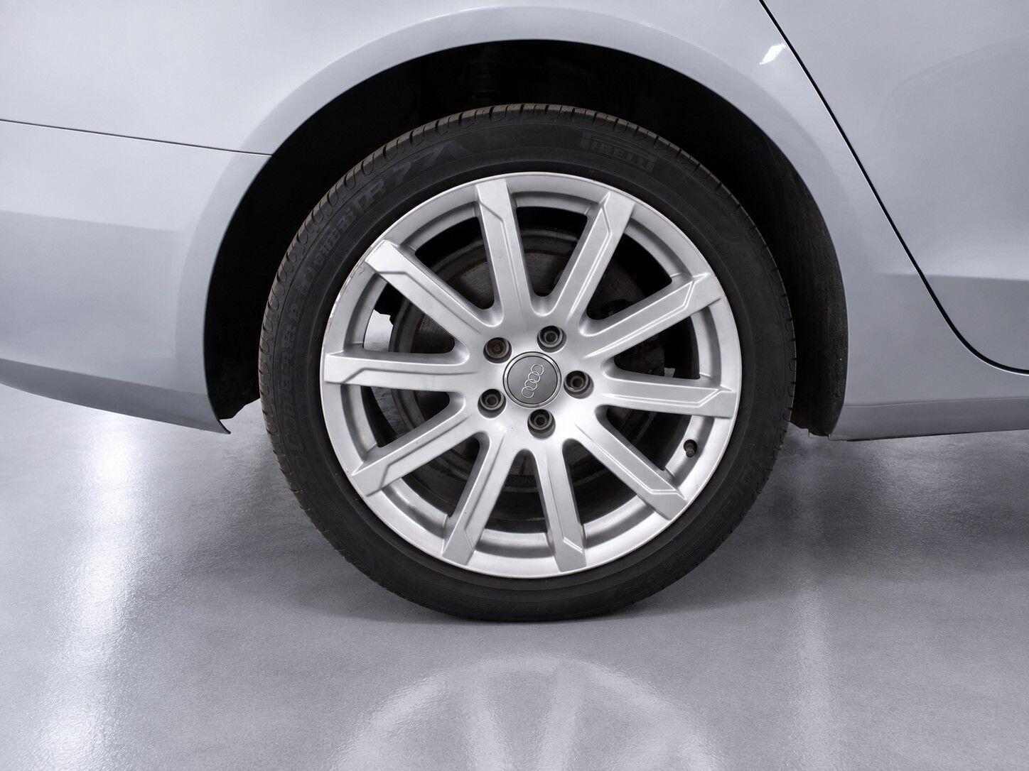 Audi A4 view 58