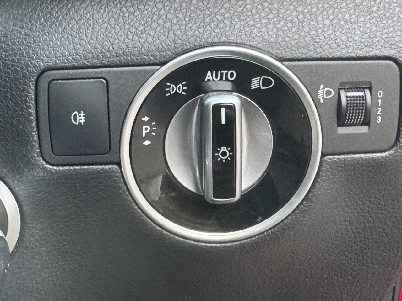 Mercedes-Benz B-Class view 18