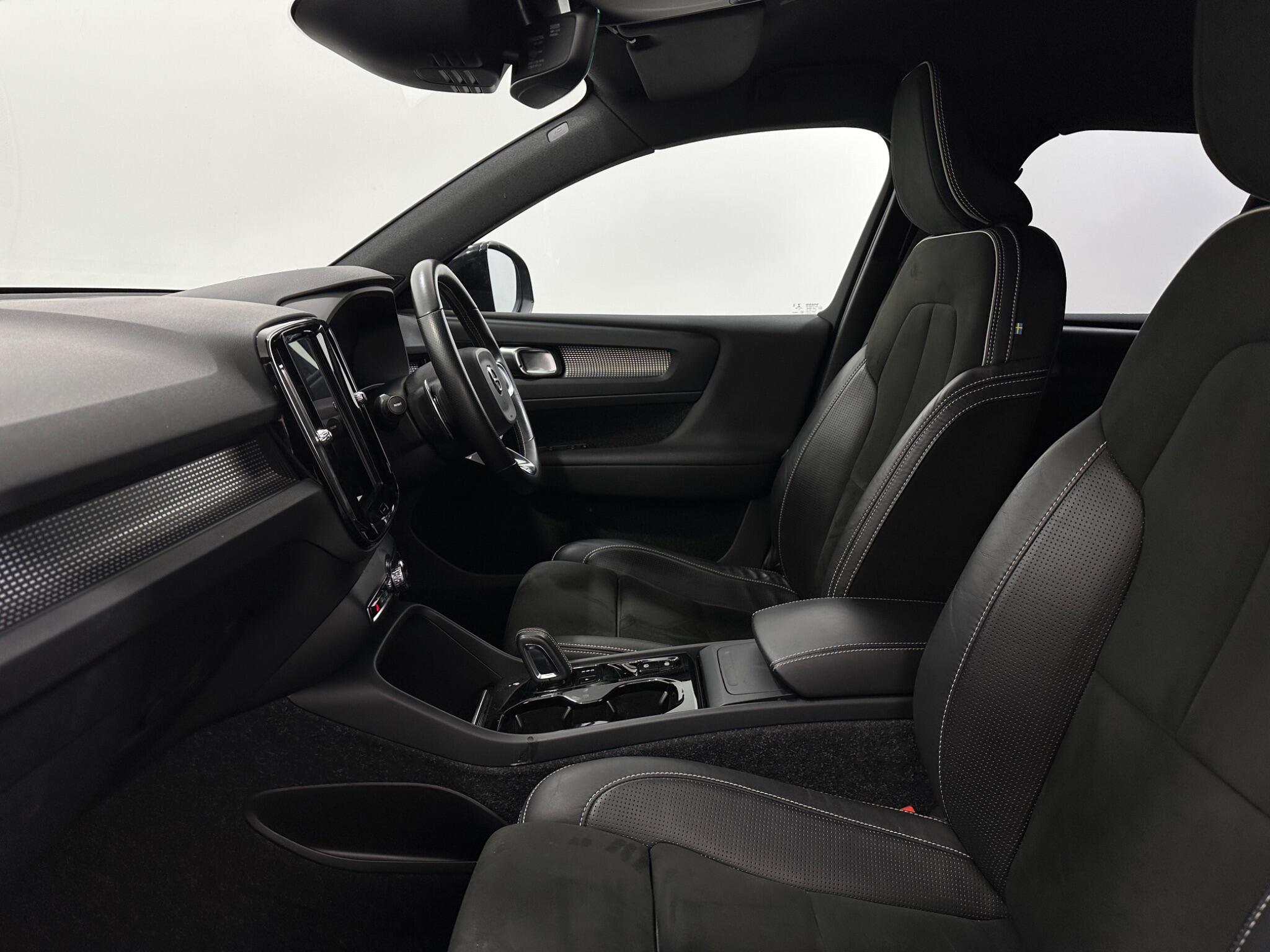 Volvo XC40 view 33