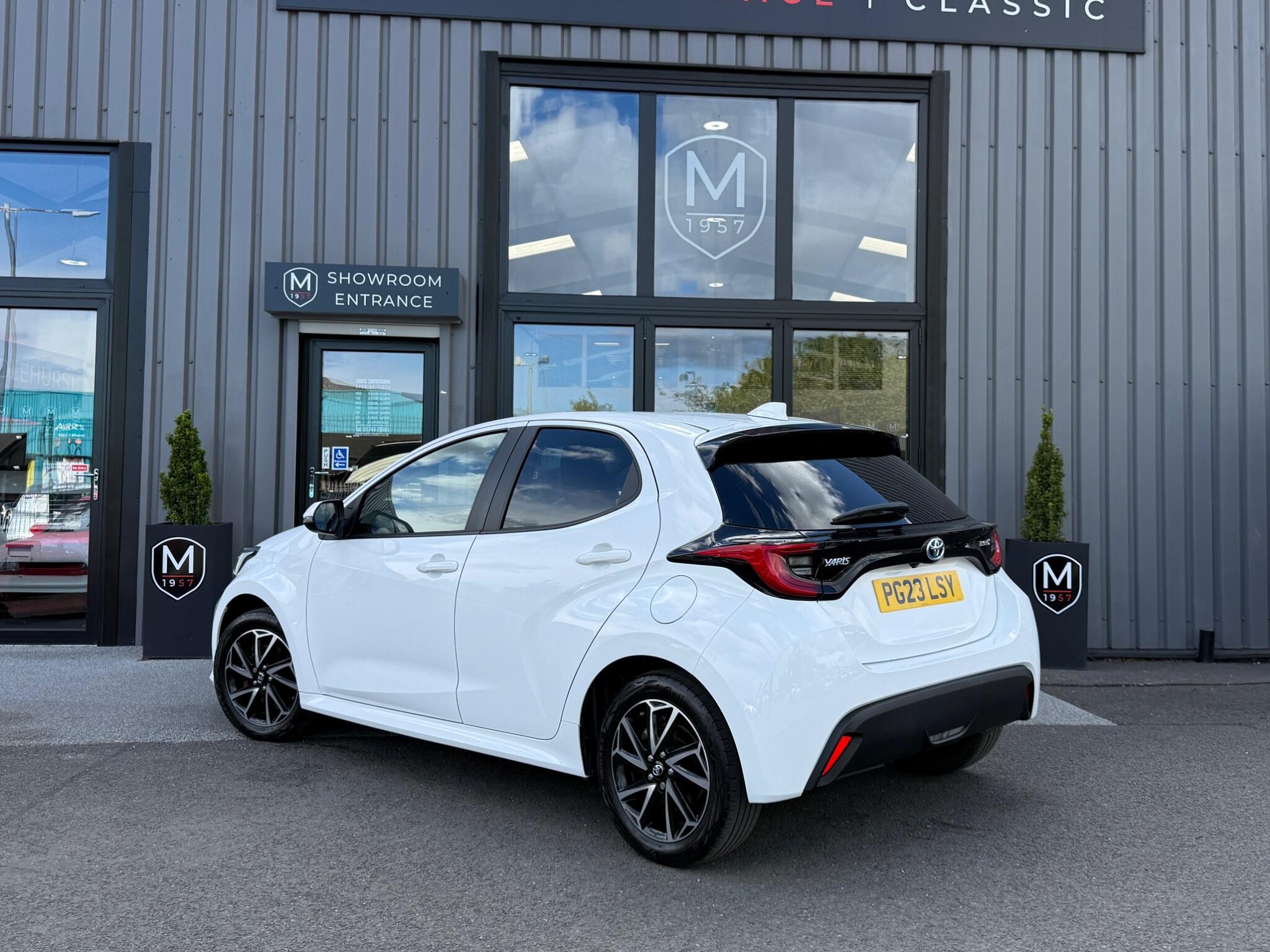 Toyota Yaris view 3