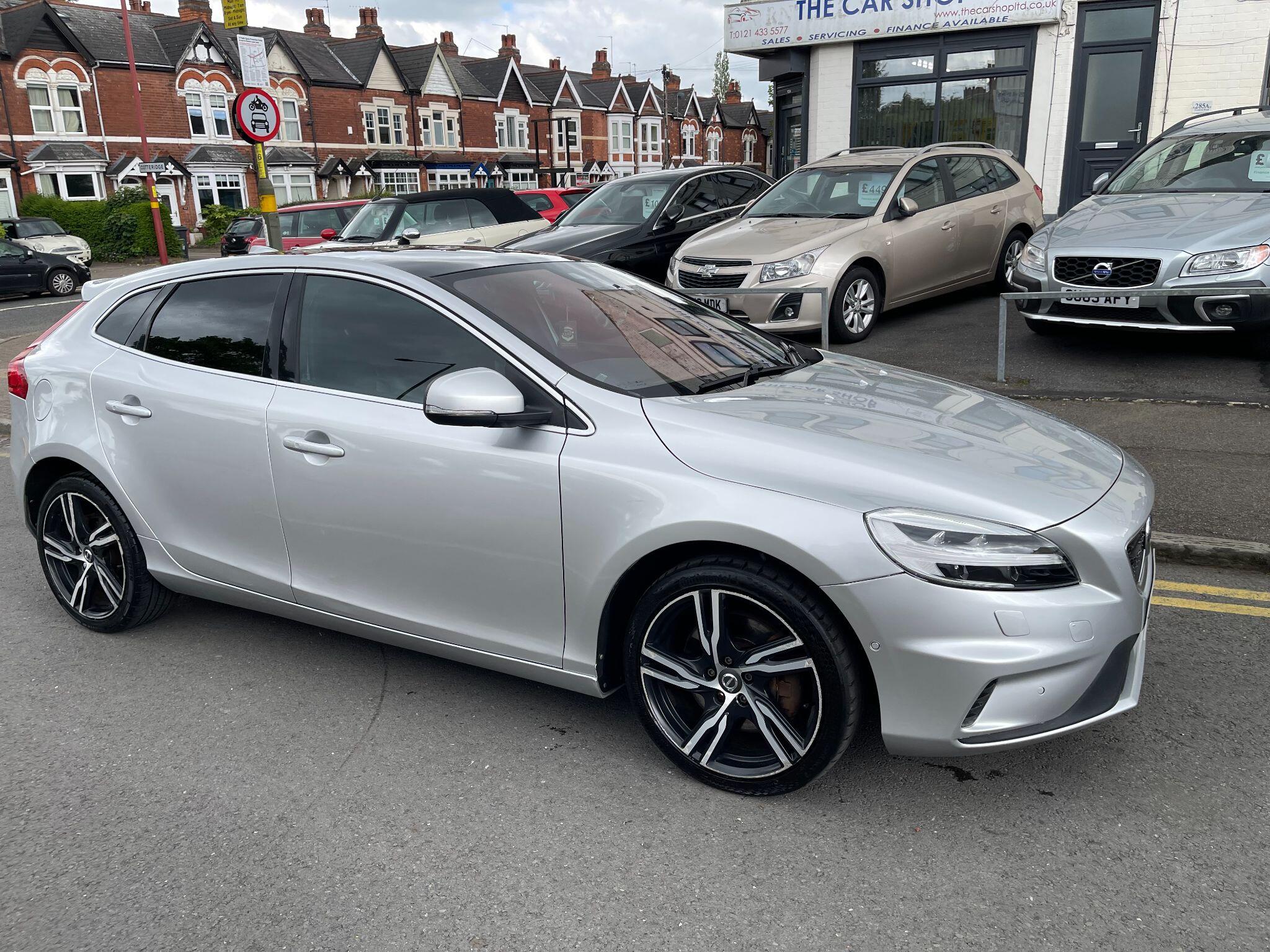 Volvo V40 view 9