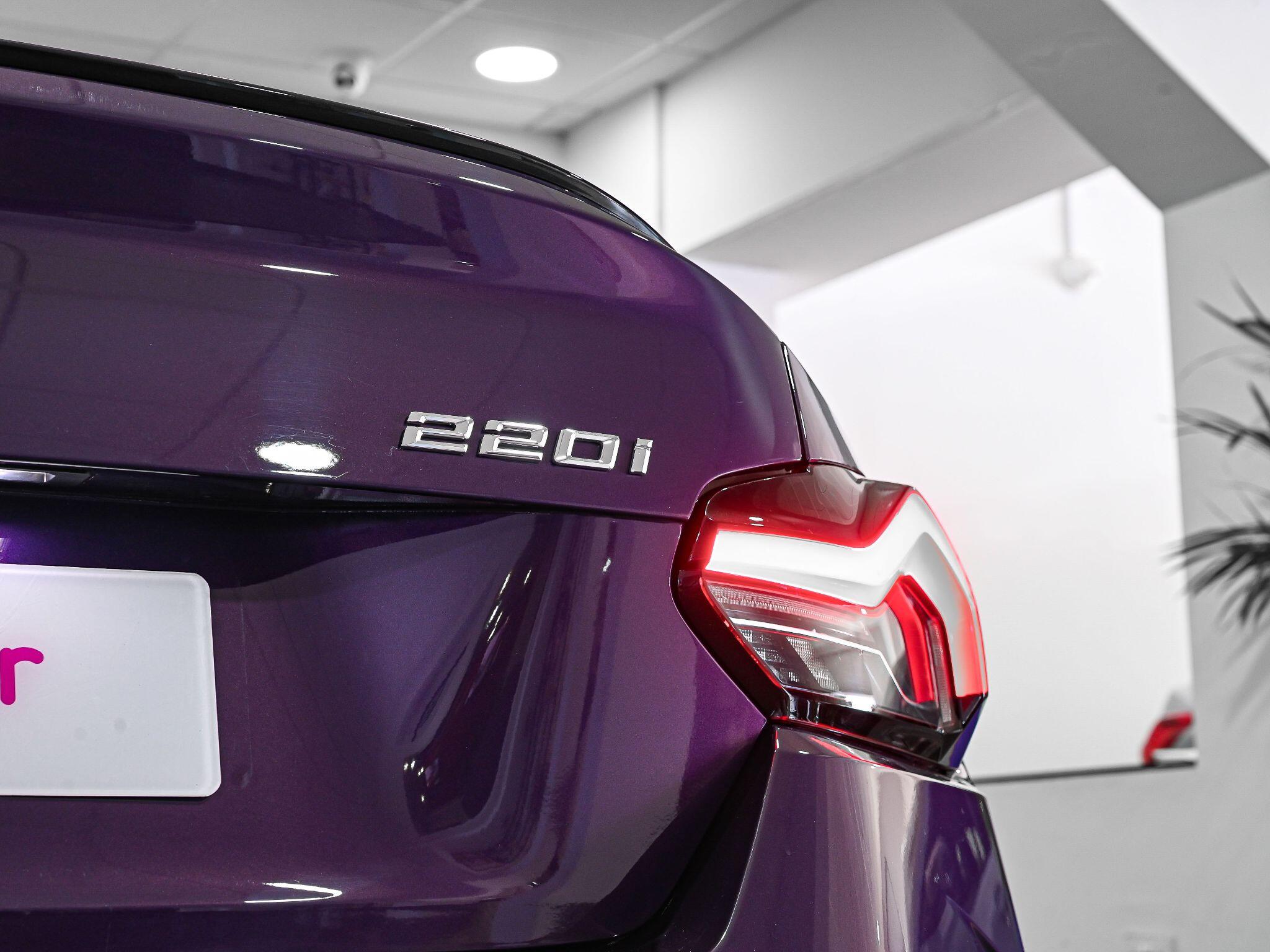 BMW 2 Series view 26
