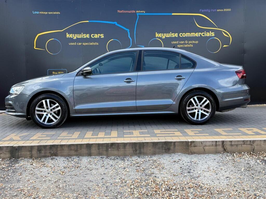 Volkswagen Jetta view 2