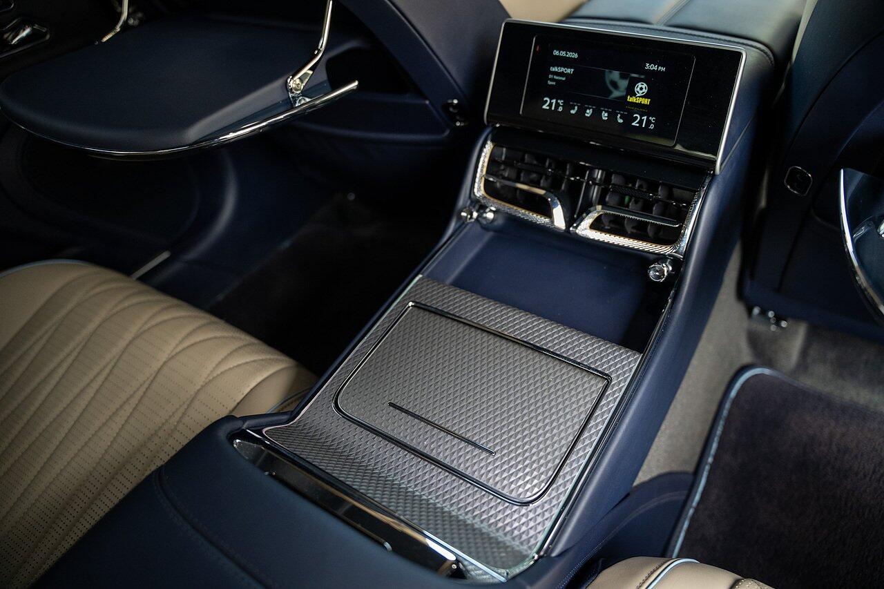 Bentley Flying Spur view 70