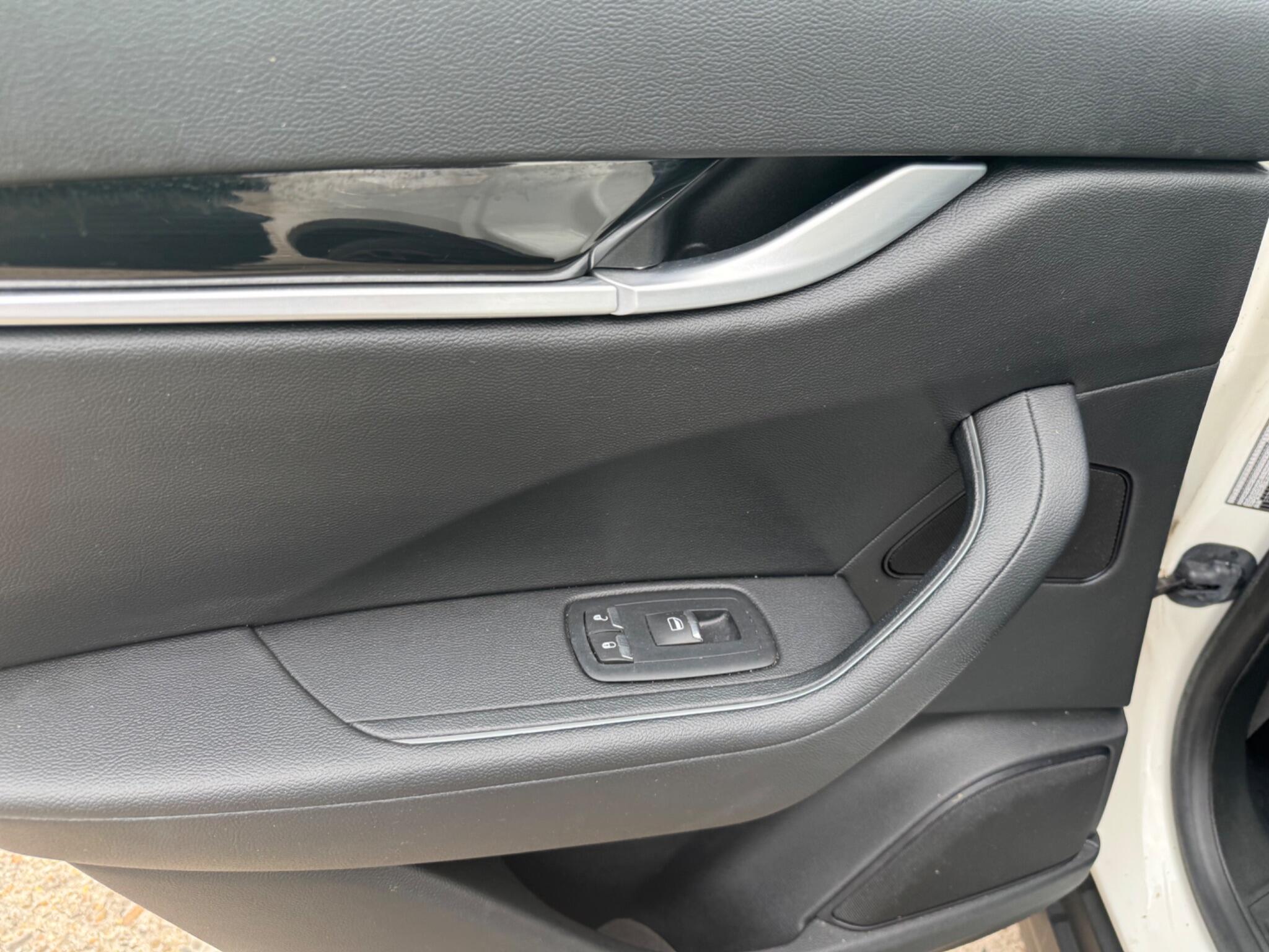 Maserati Levante view 41