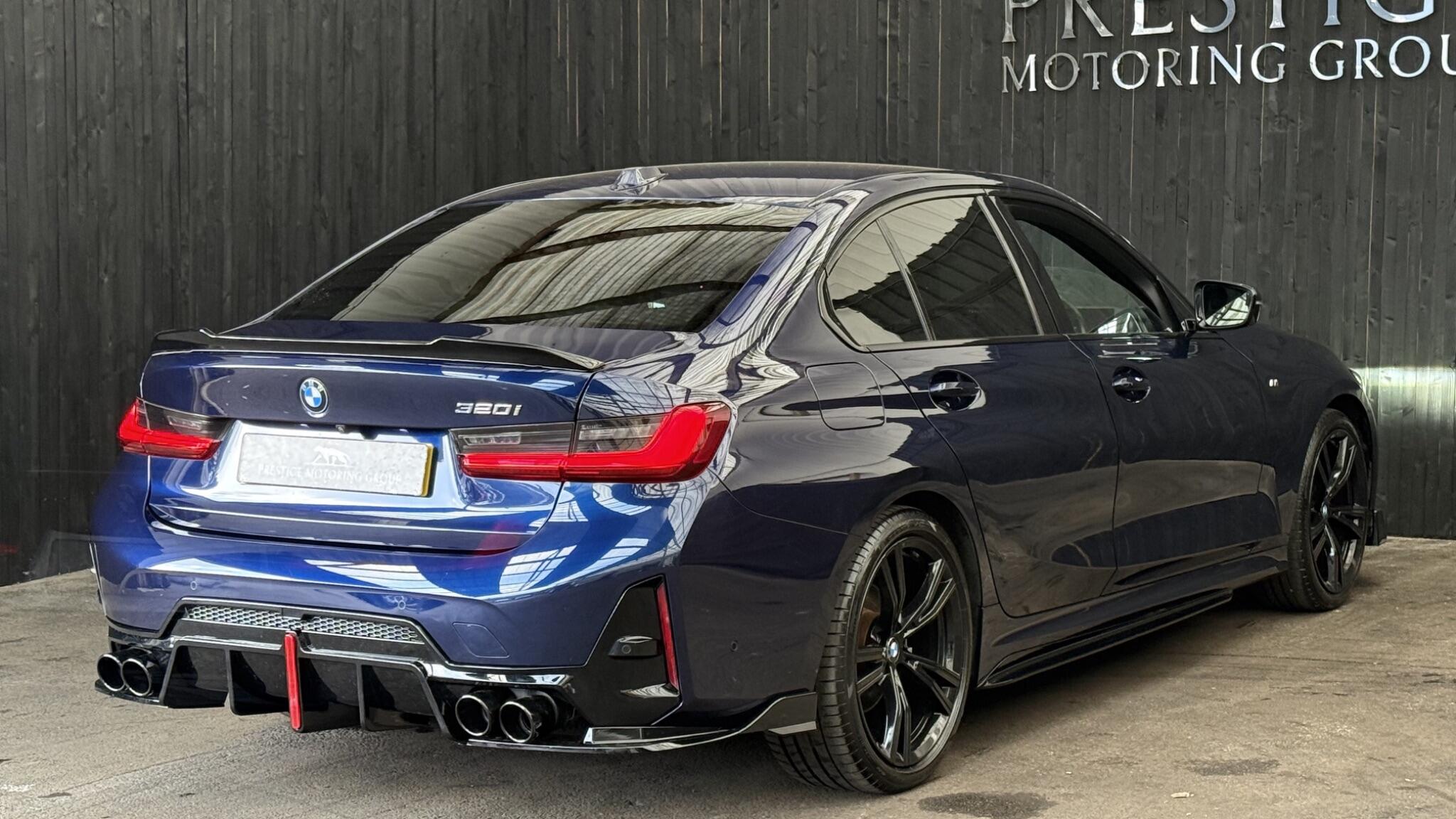 BMW 3 Series view 17