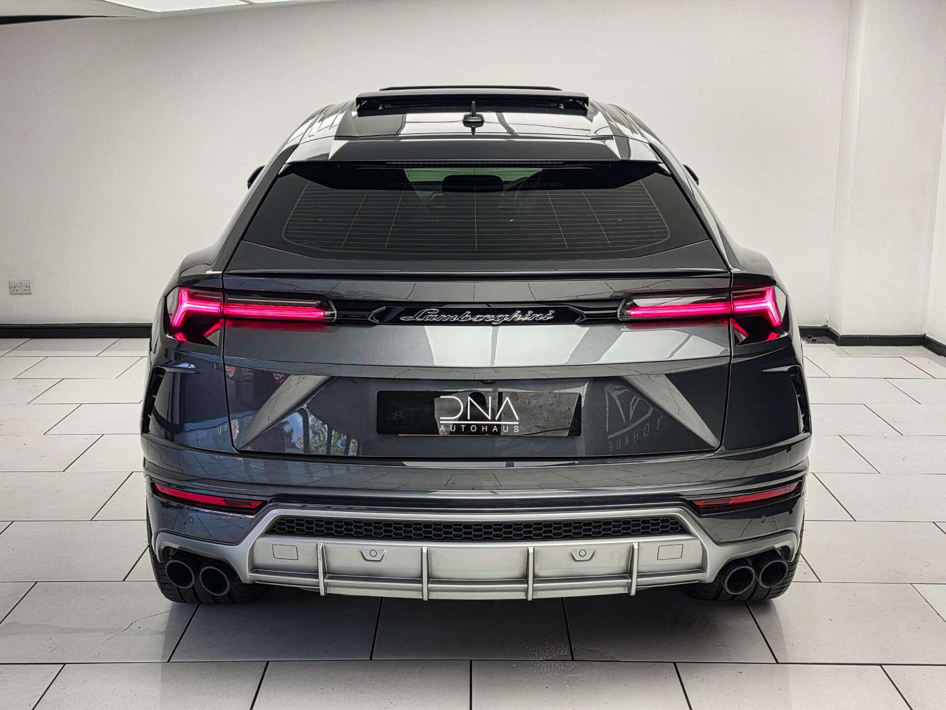 Lamborghini Urus view 16