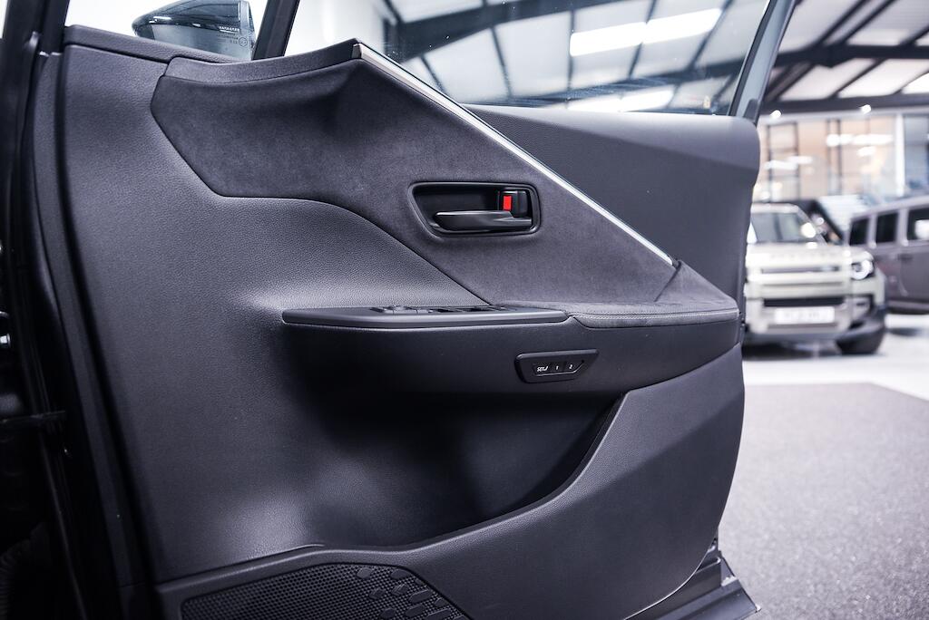 Toyota C-HR view 30