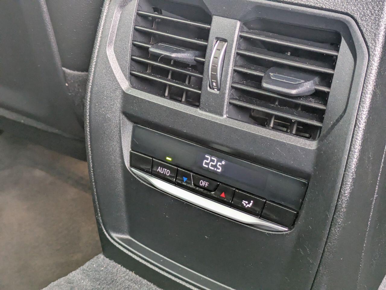 BMW 3 Series view 27