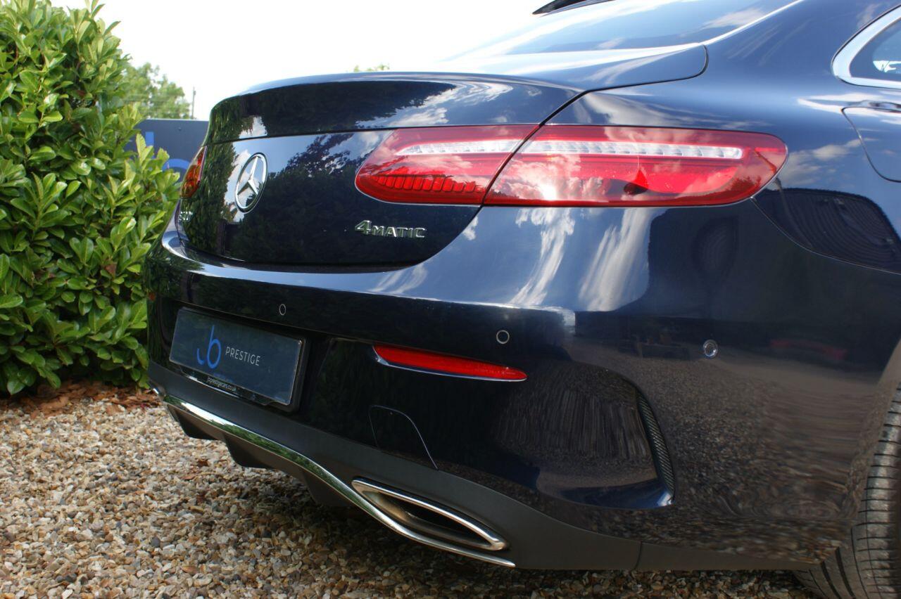 Mercedes-Benz E Class view 10