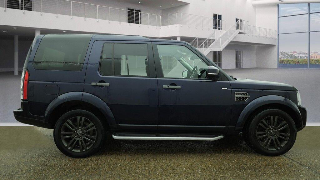 Land Rover Discovery 4 view 9