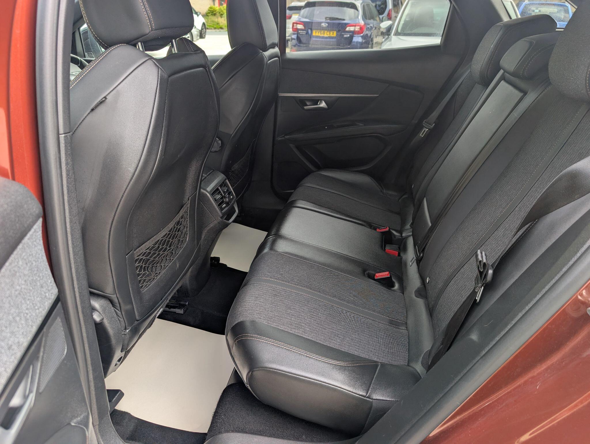 Peugeot 3008 view 18