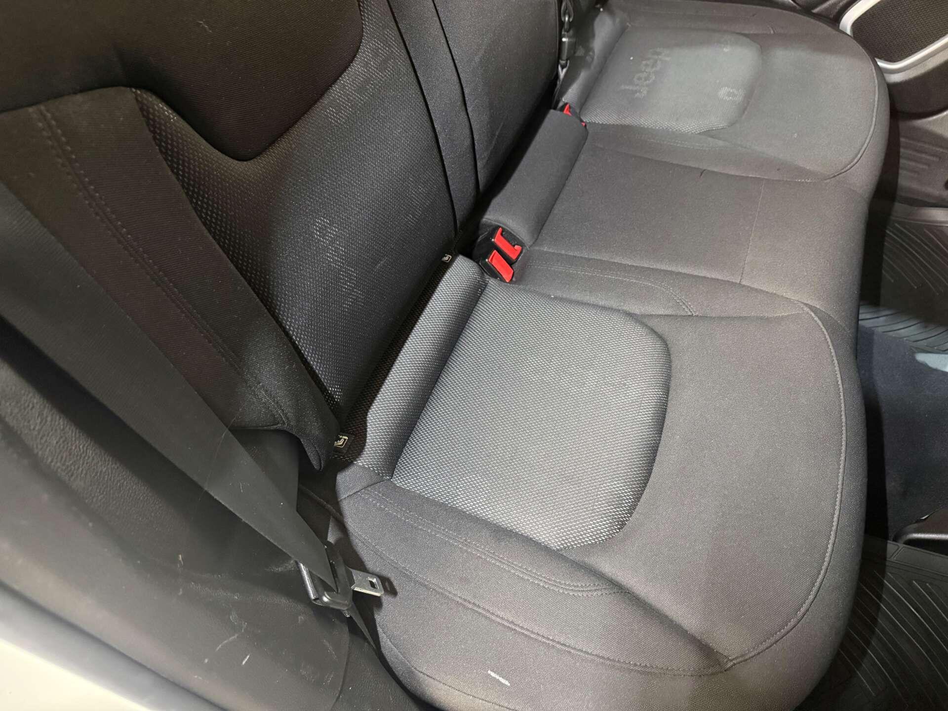 Jeep Renegade view 19