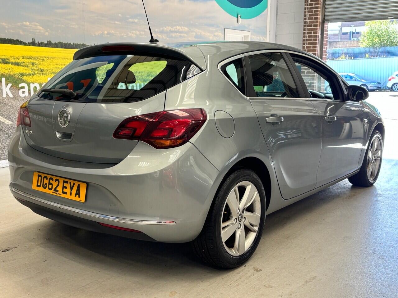 Vauxhall Astra view 5