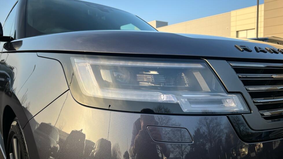 Land Rover Range Rover view 17