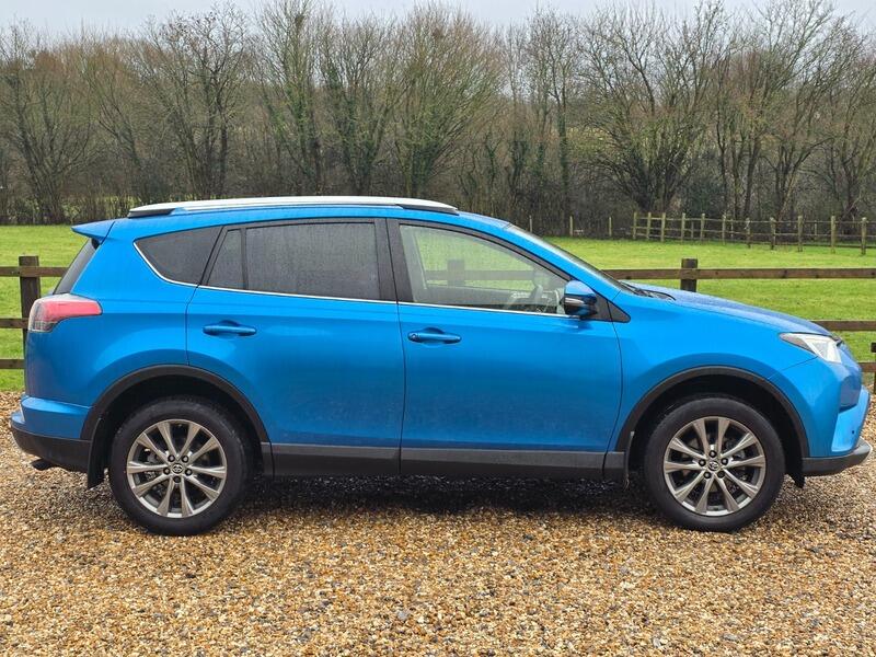 2016 Toyota RAV4 image 6