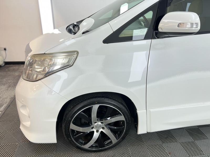 2009 Toyota Alphard image 12