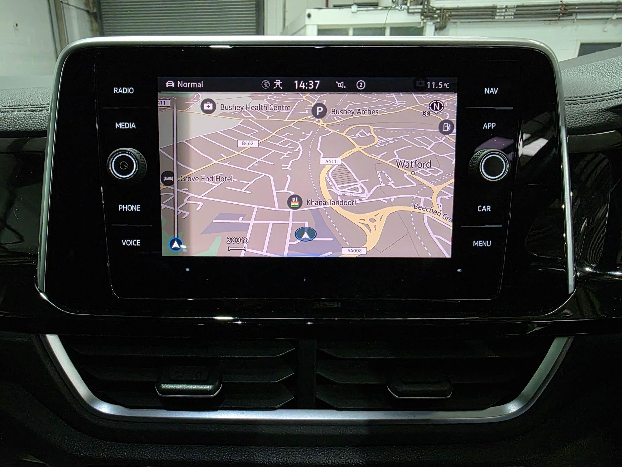 Volkswagen T-Roc view 8