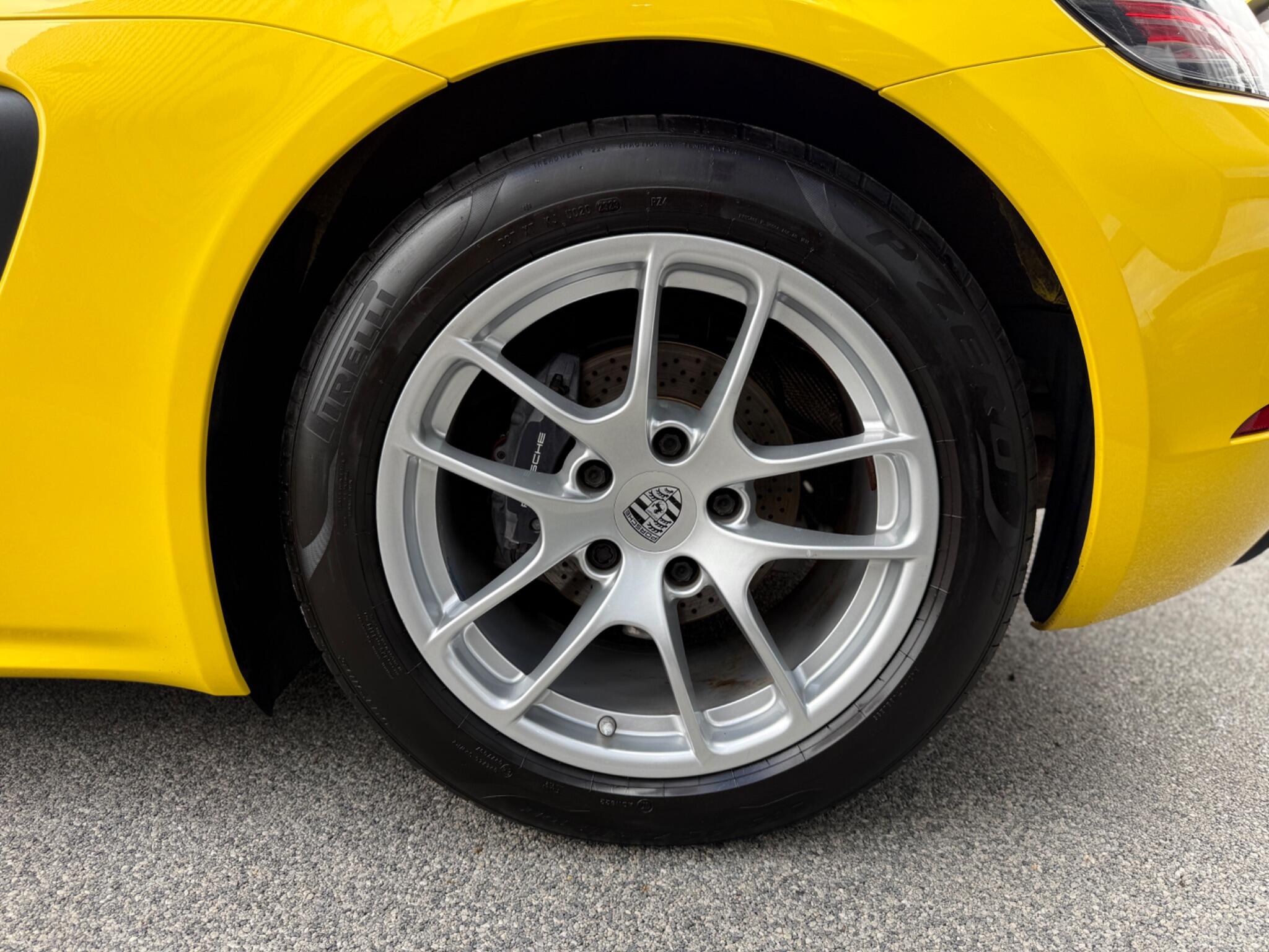Porsche 718 Cayman view 37