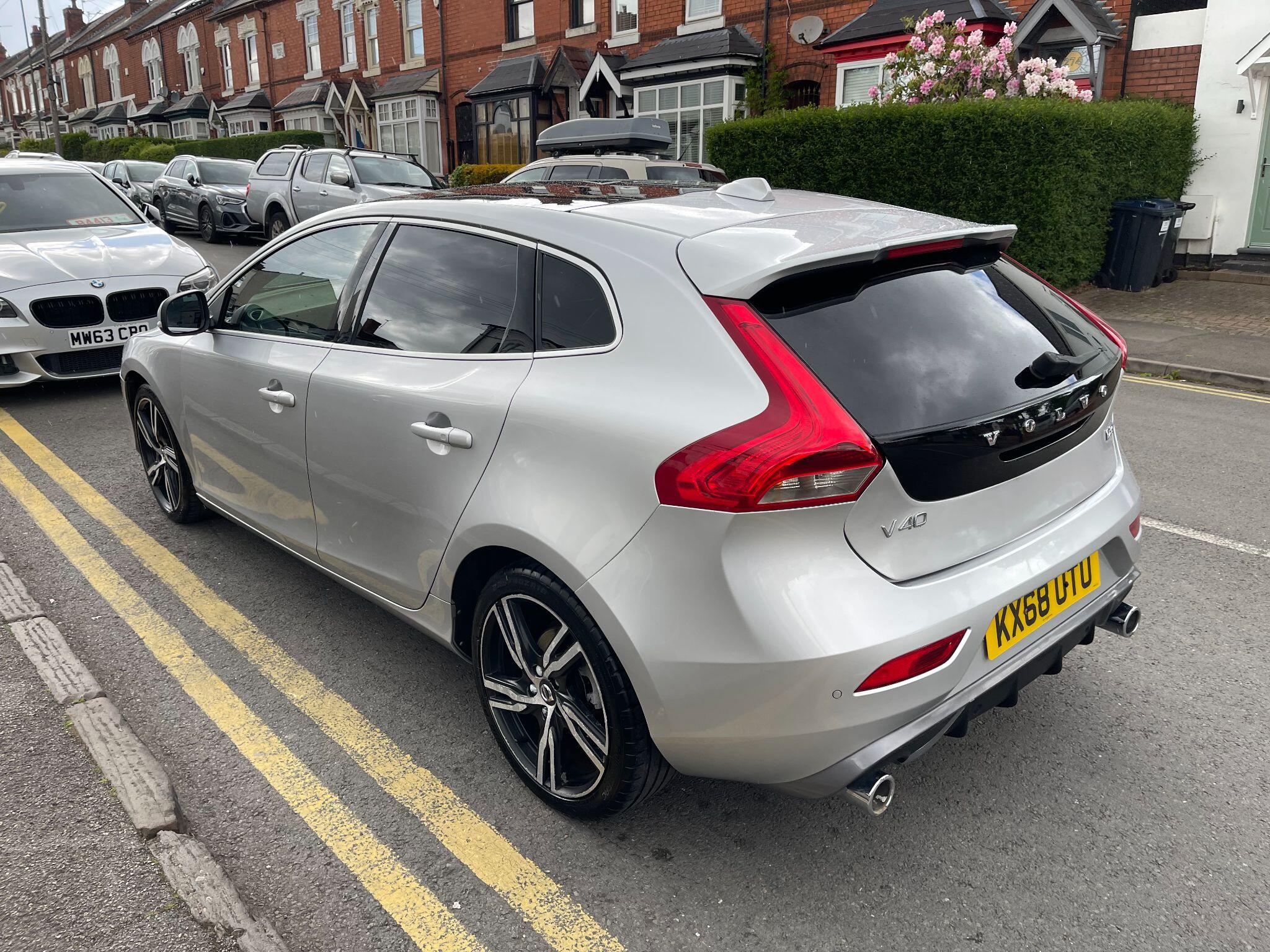 Volvo V40 view 15