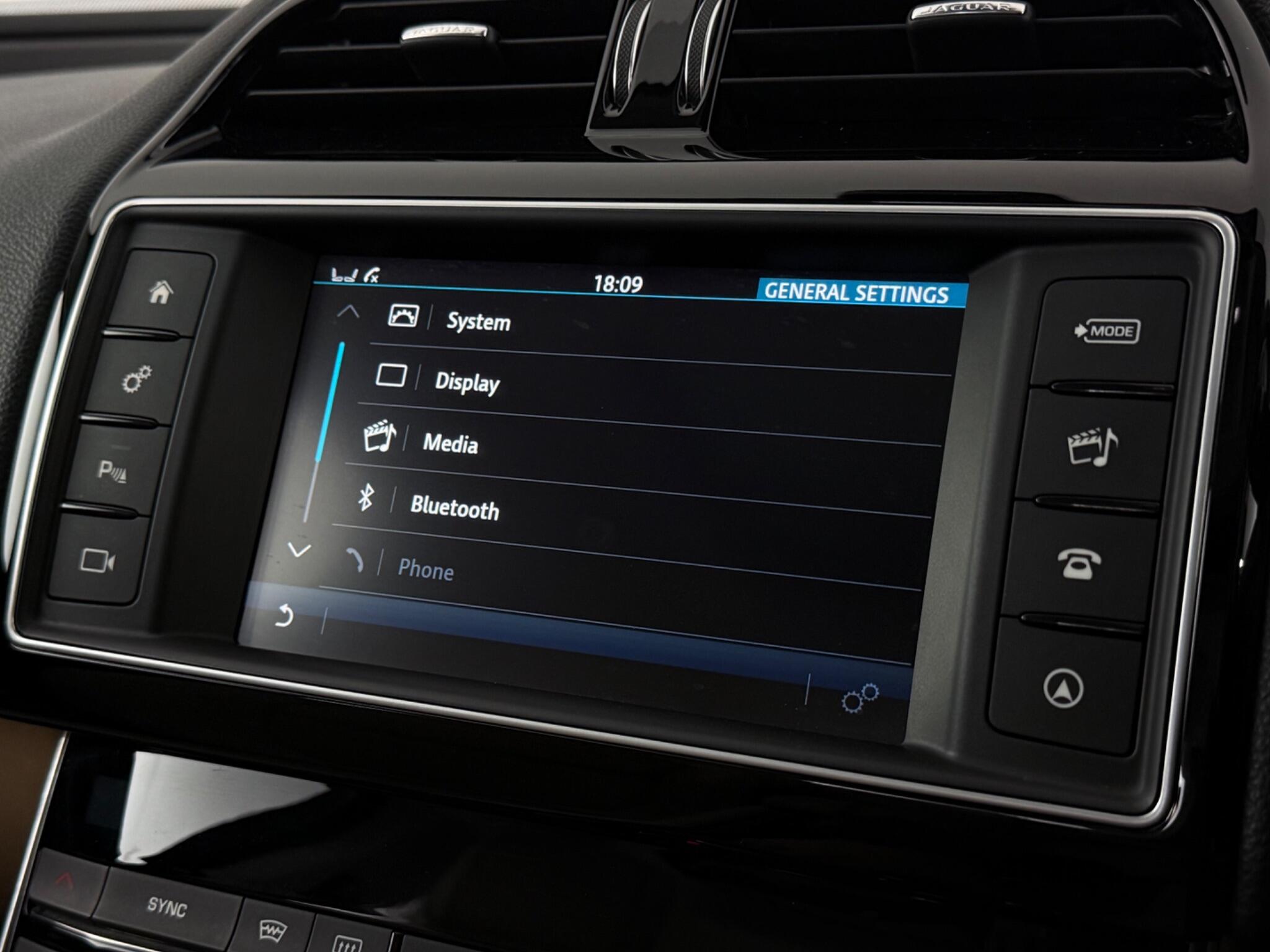 Jaguar Xe view 24