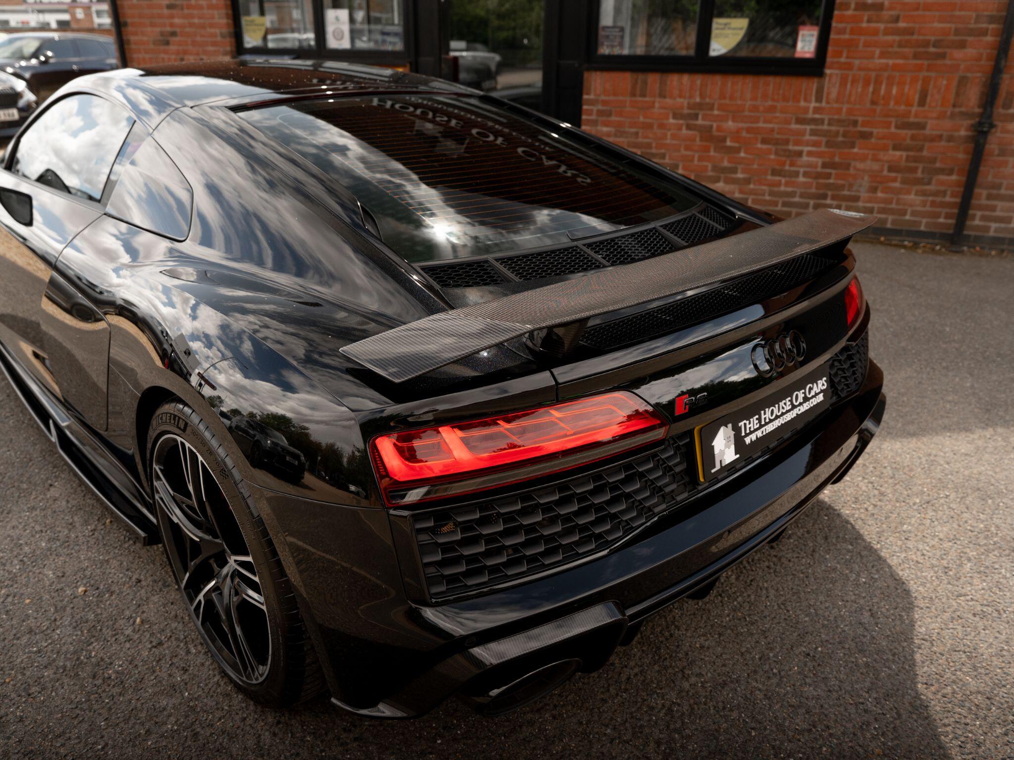 Audi R8 view 23