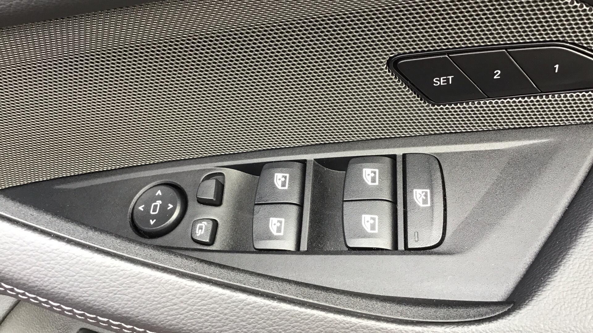 BMW i4 view 29