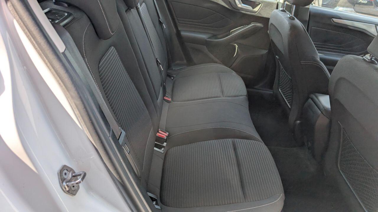Ford Focus view 7