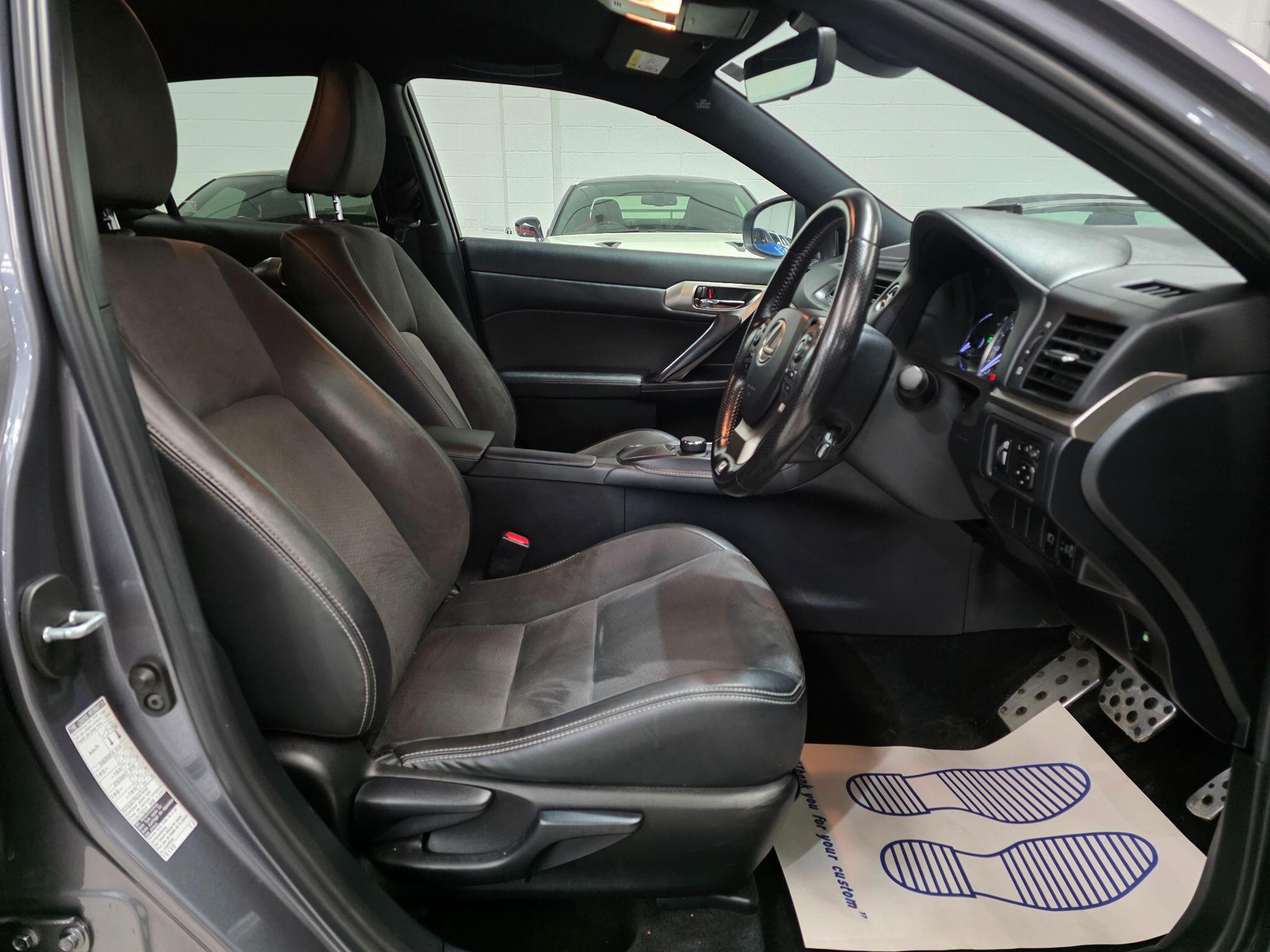 Lexus CT view 6