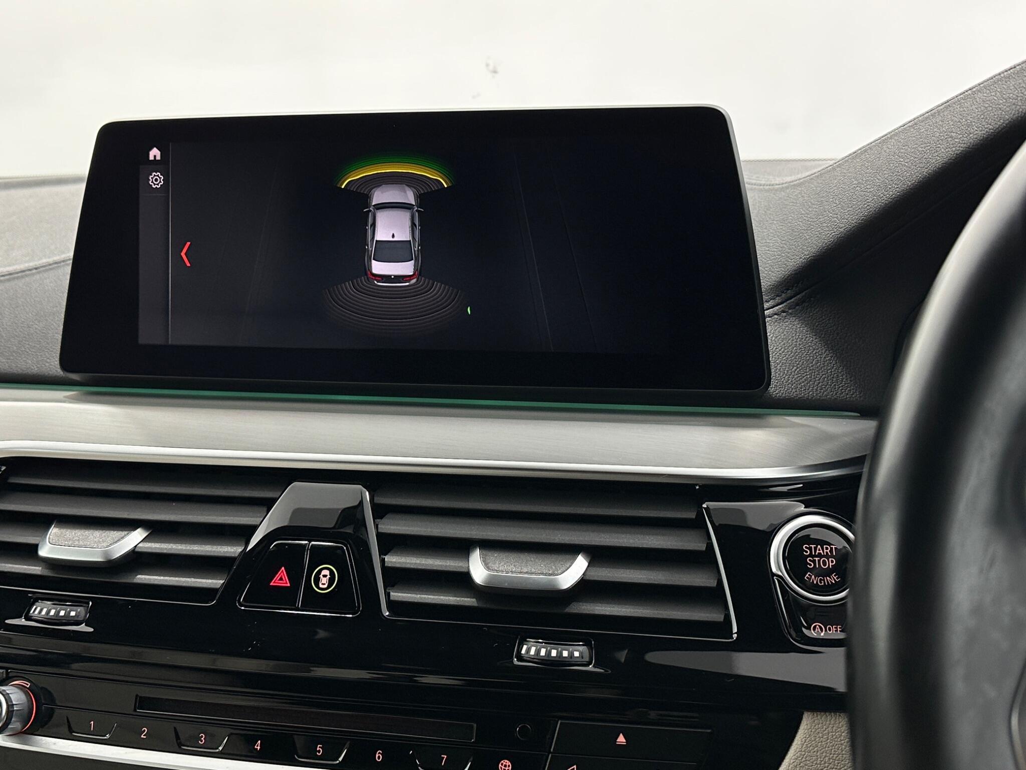 BMW 5 Series view 25
