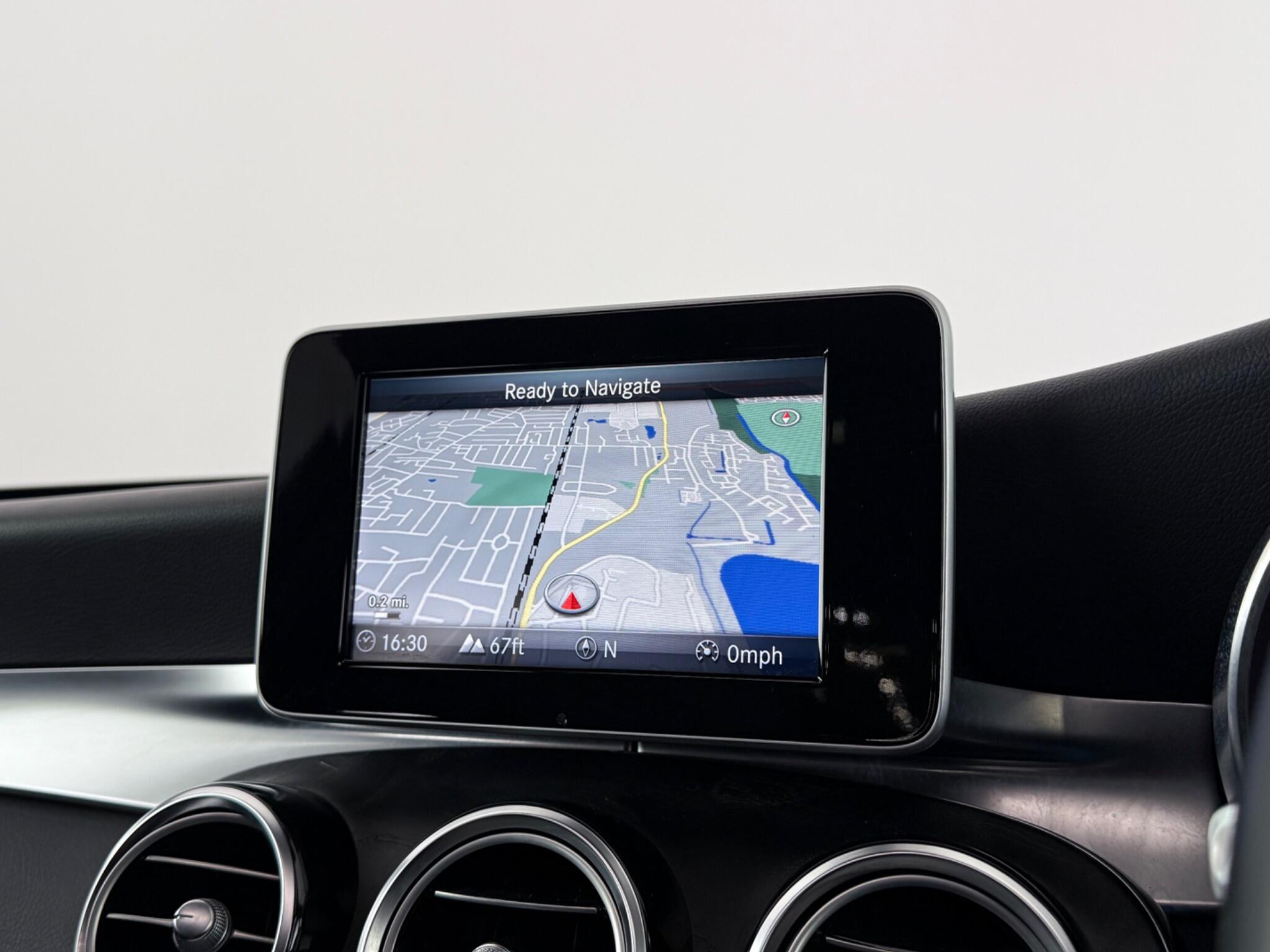 Mercedes-Benz GLC view 30