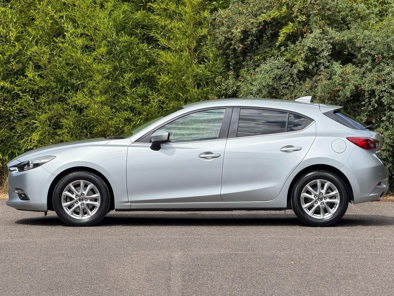 Mazda Mazda3 view 4