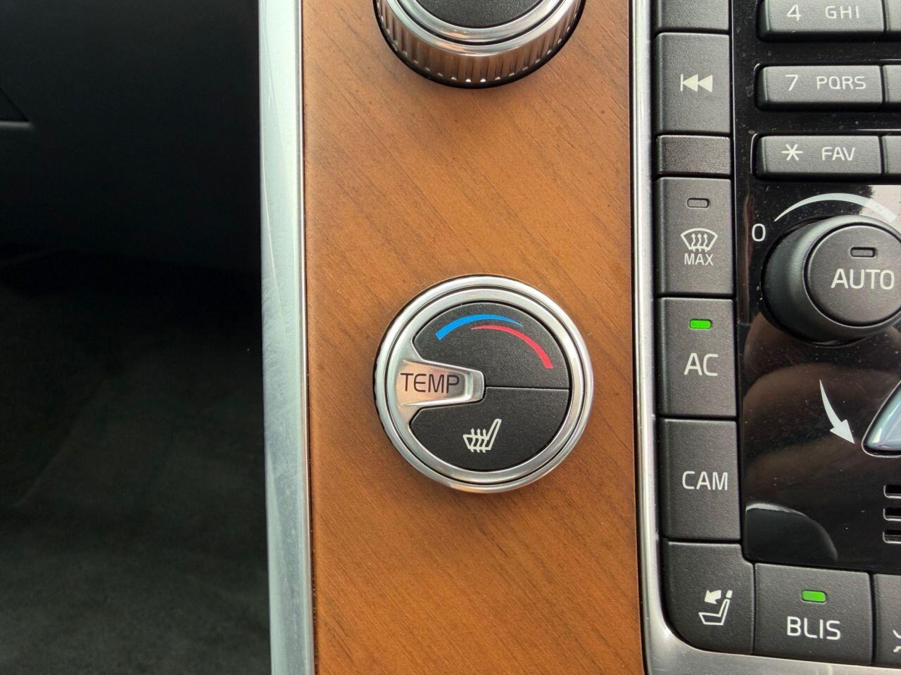 Volvo XC60 view 32