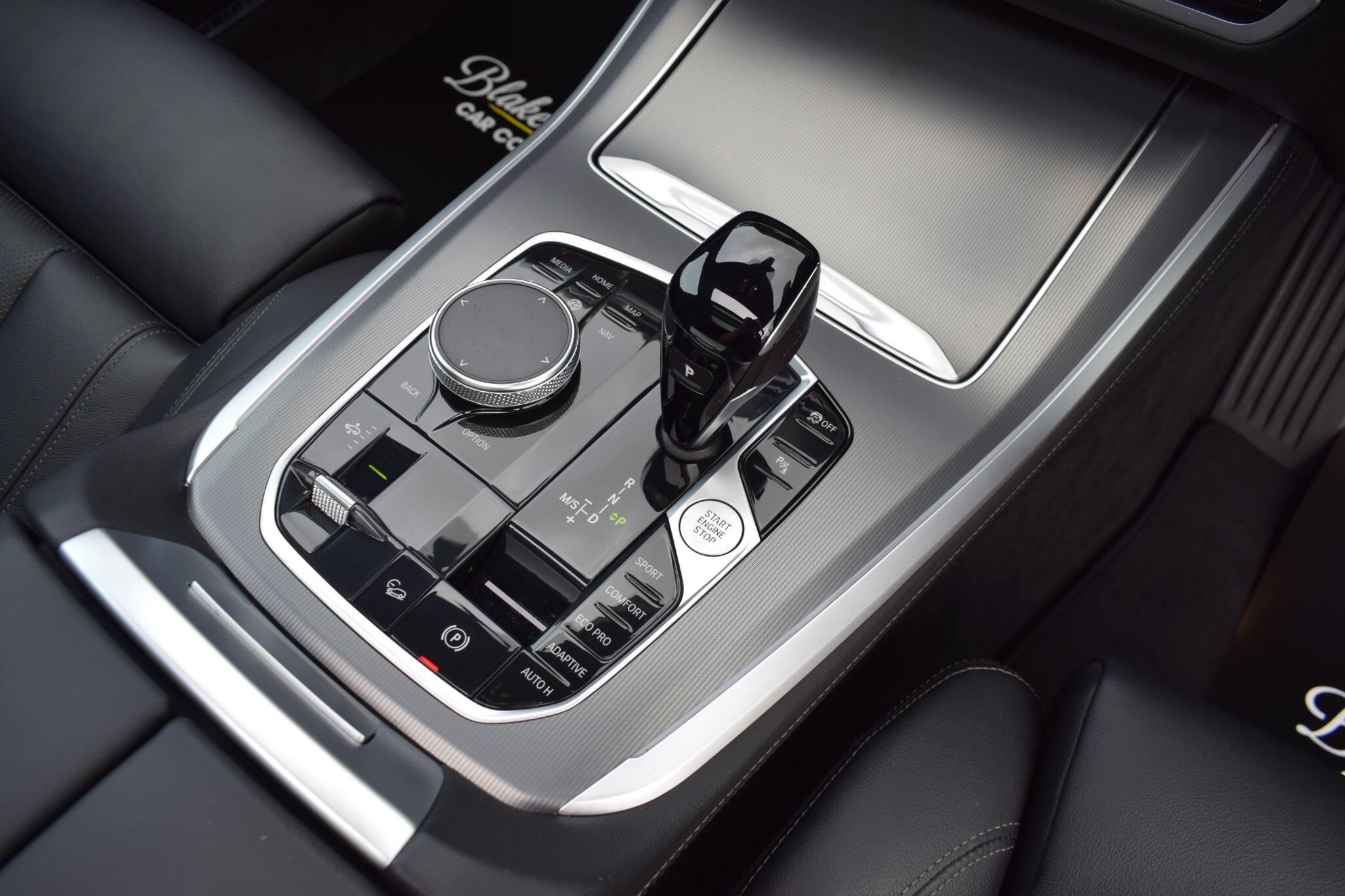 BMW X5 view 11