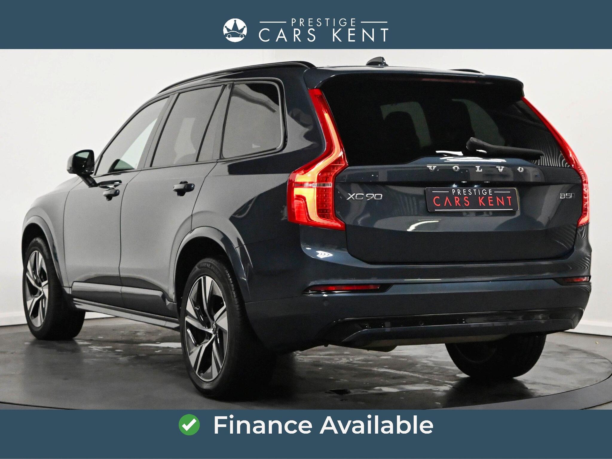 Volvo XC90 view 3