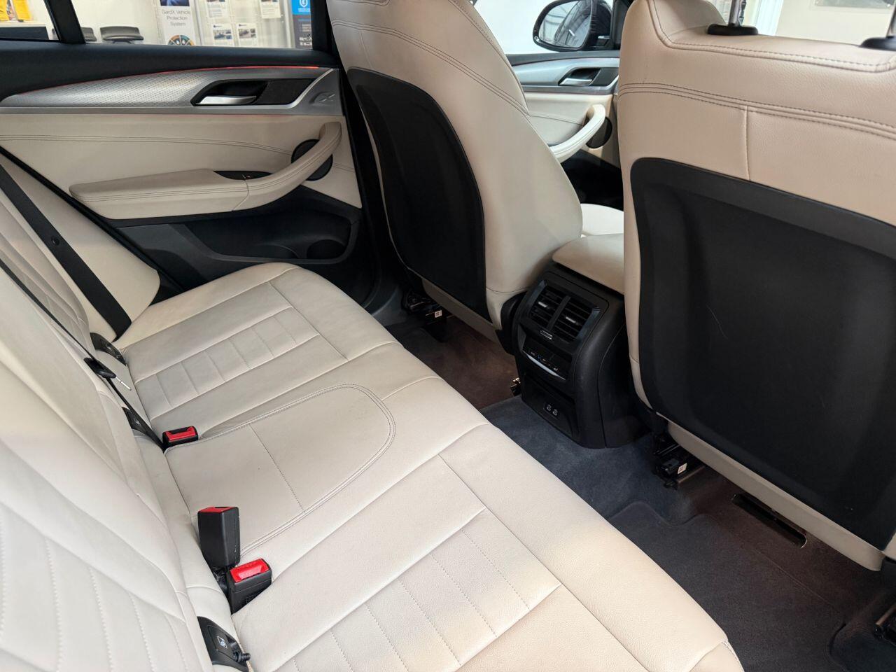 BMW X3 view 18