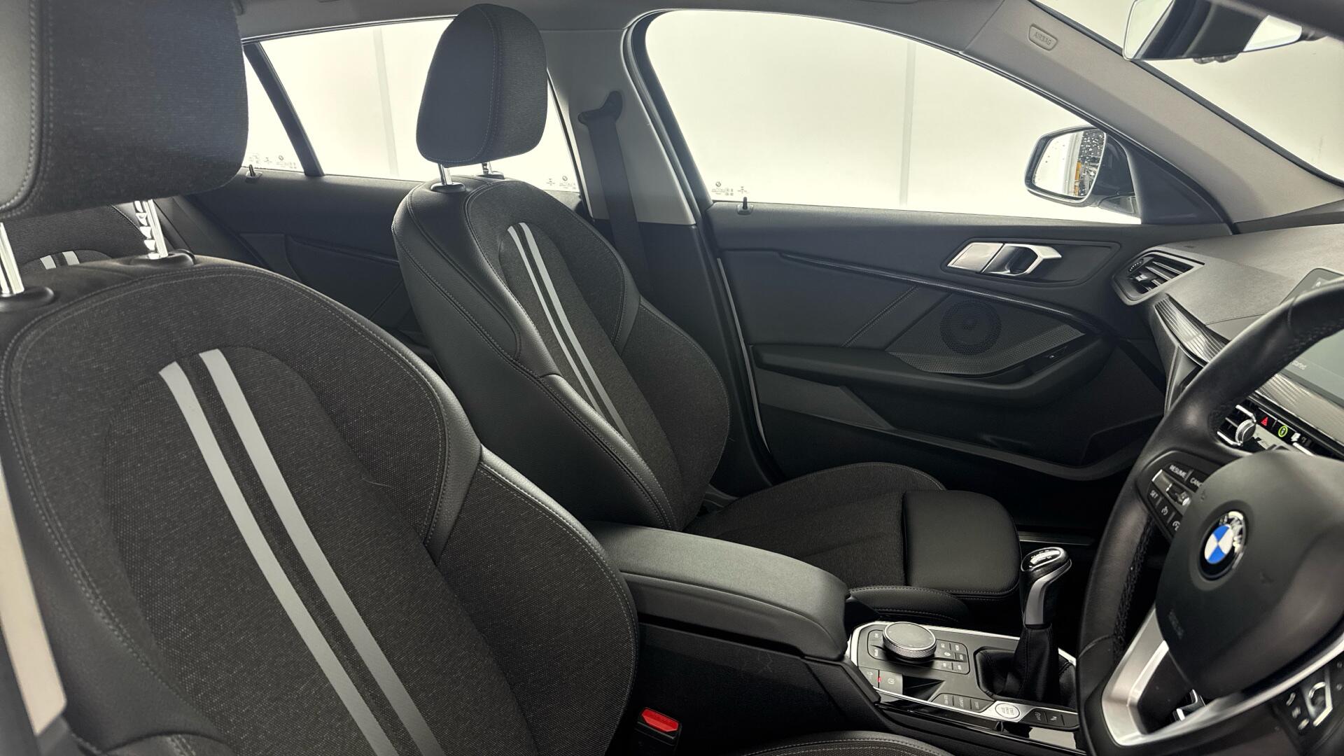 BMW 1 Series view 16