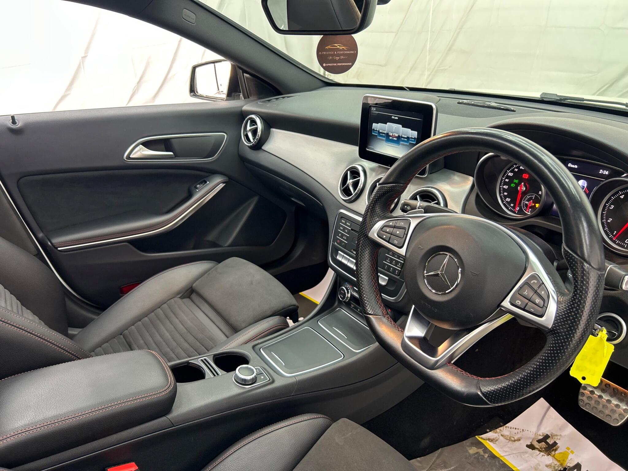 Mercedes-Benz Cla view 11