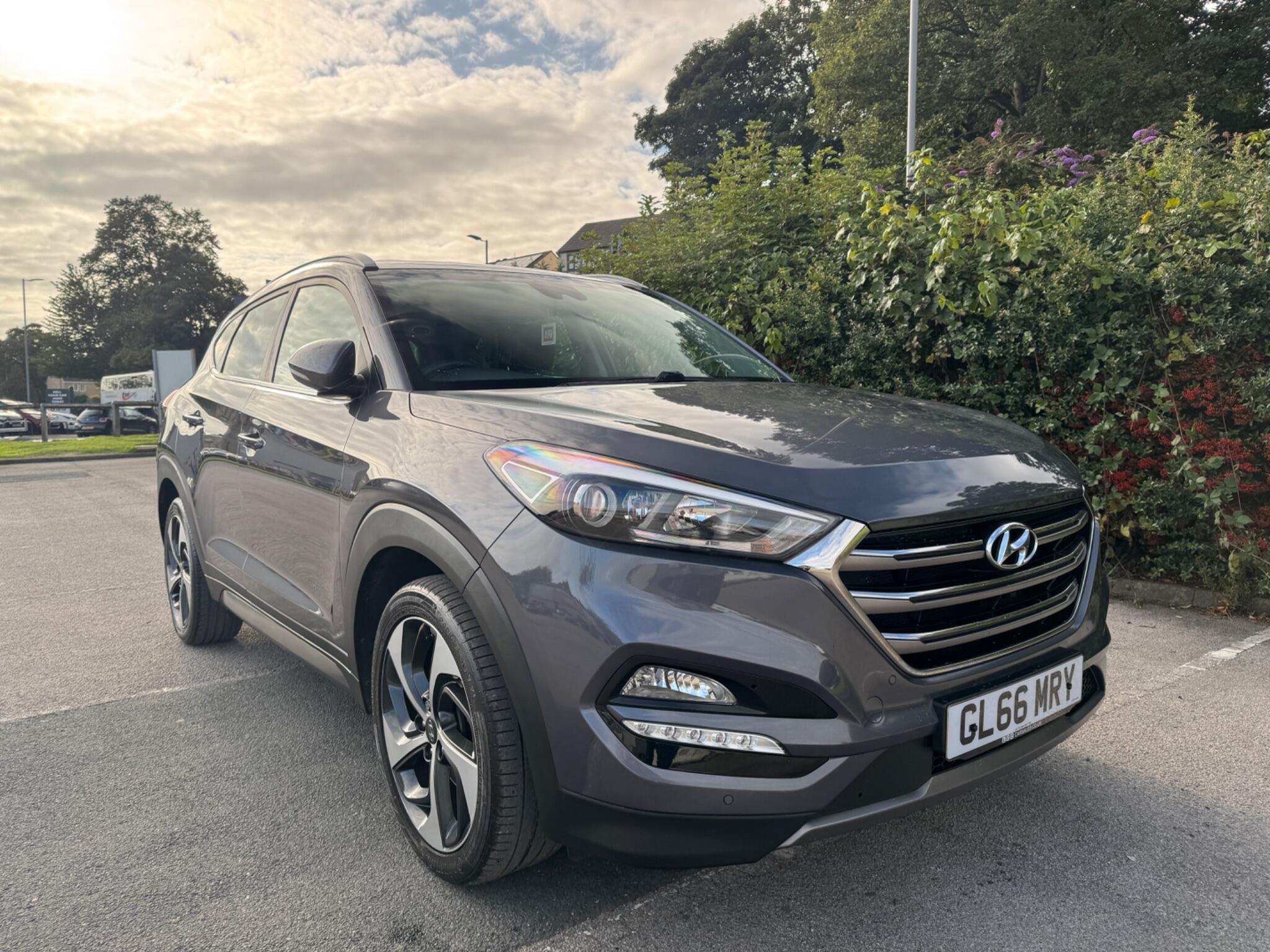 Hyundai Tucson view 3