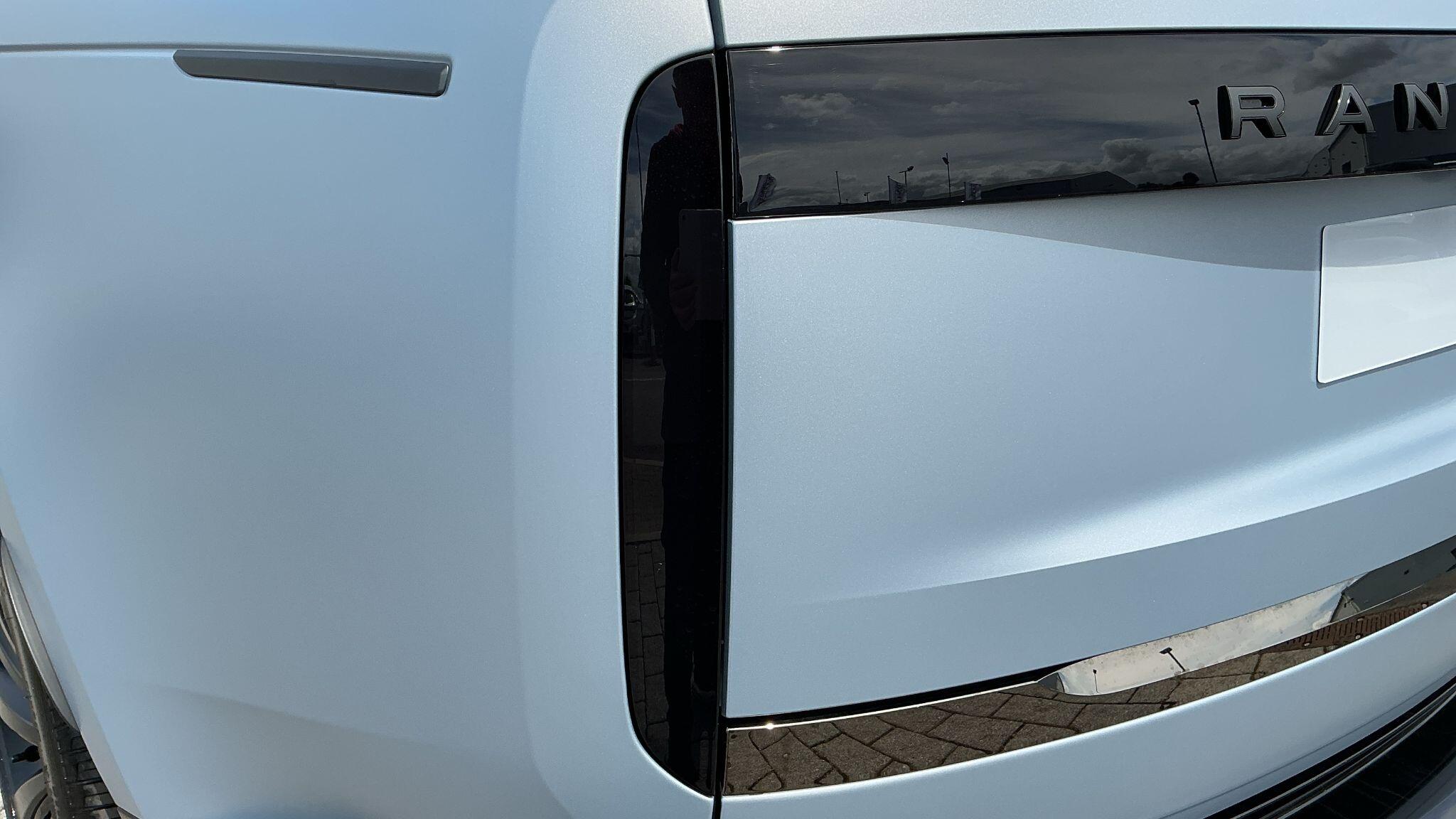 Land Rover Range Rover view 19