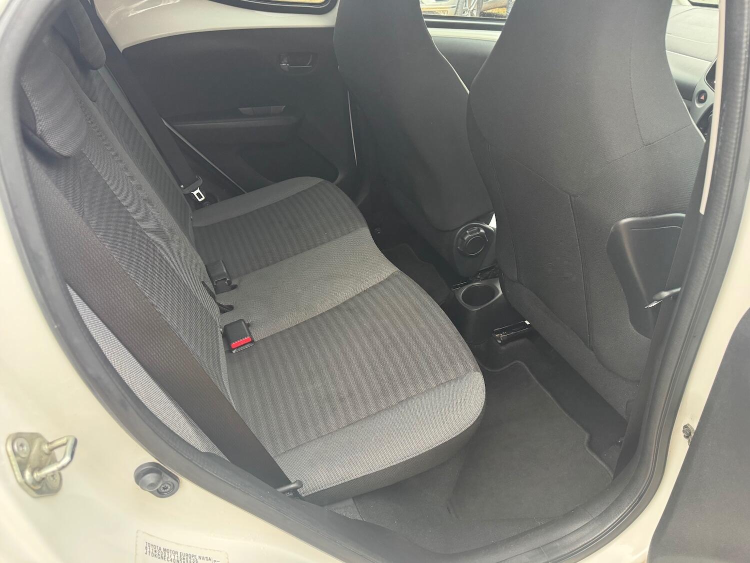 Toyota Aygo view 9