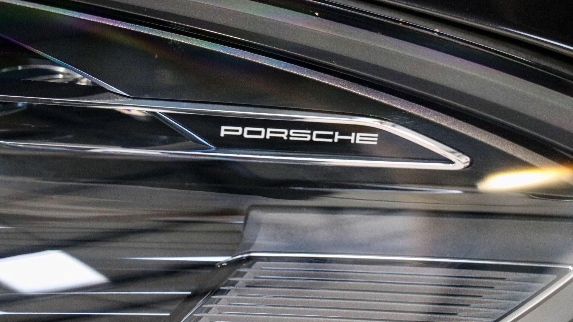 Porsche Macan view 27