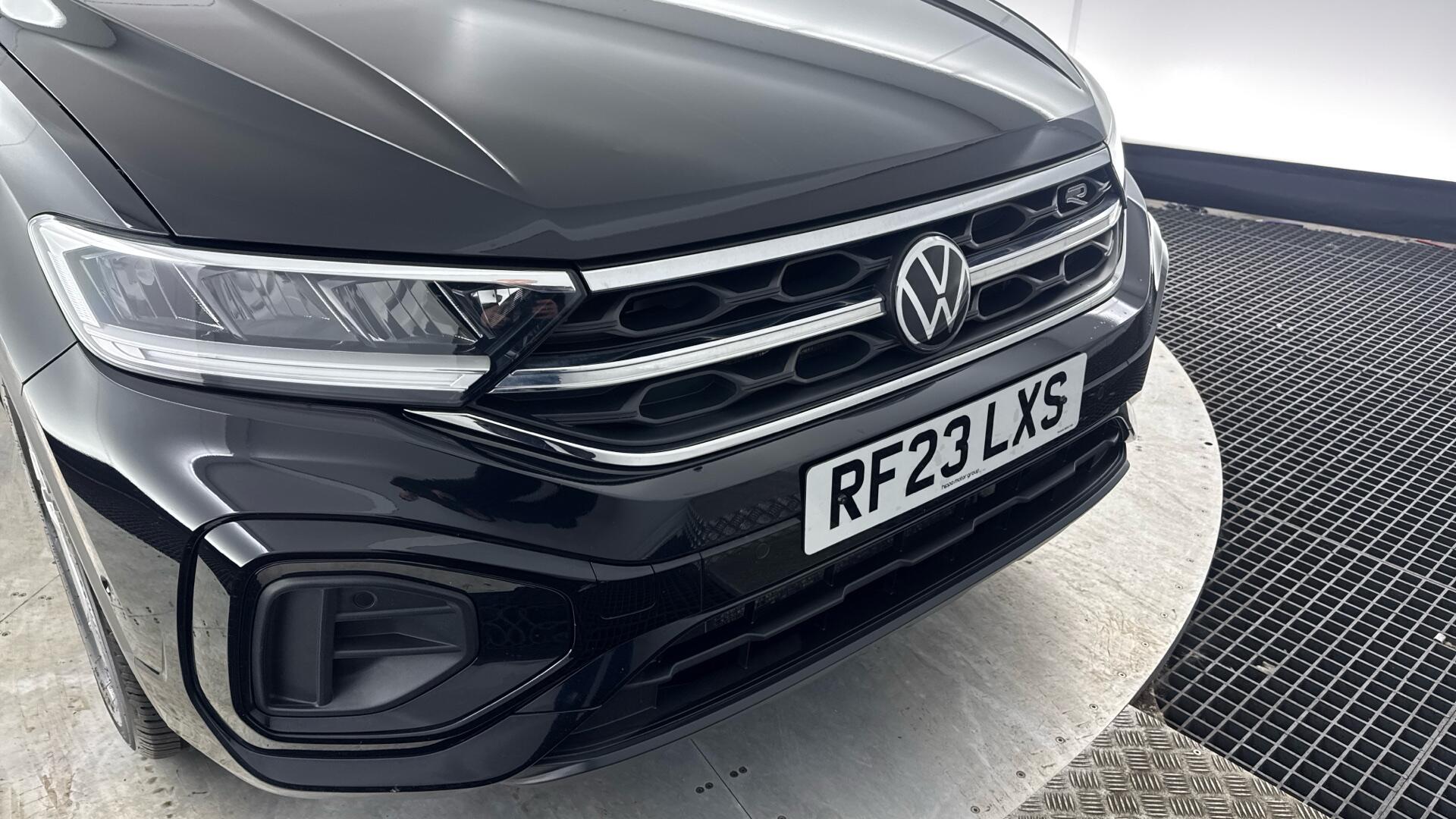 Volkswagen T-Roc view 27