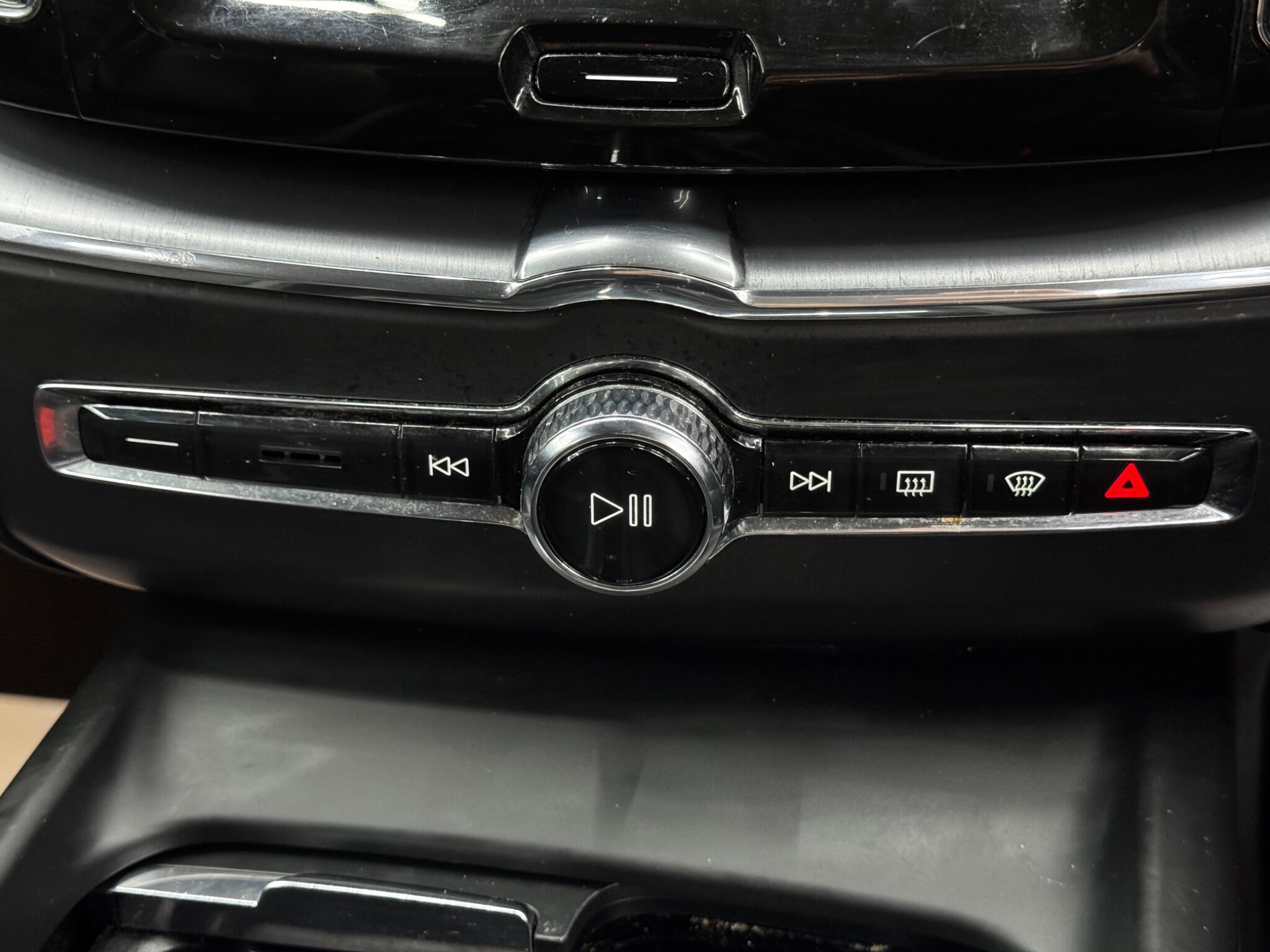 Volvo XC60 view 29