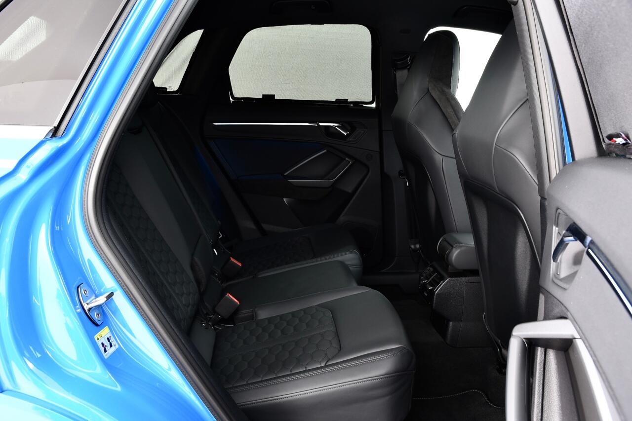 Audi RS Q3 view 24
