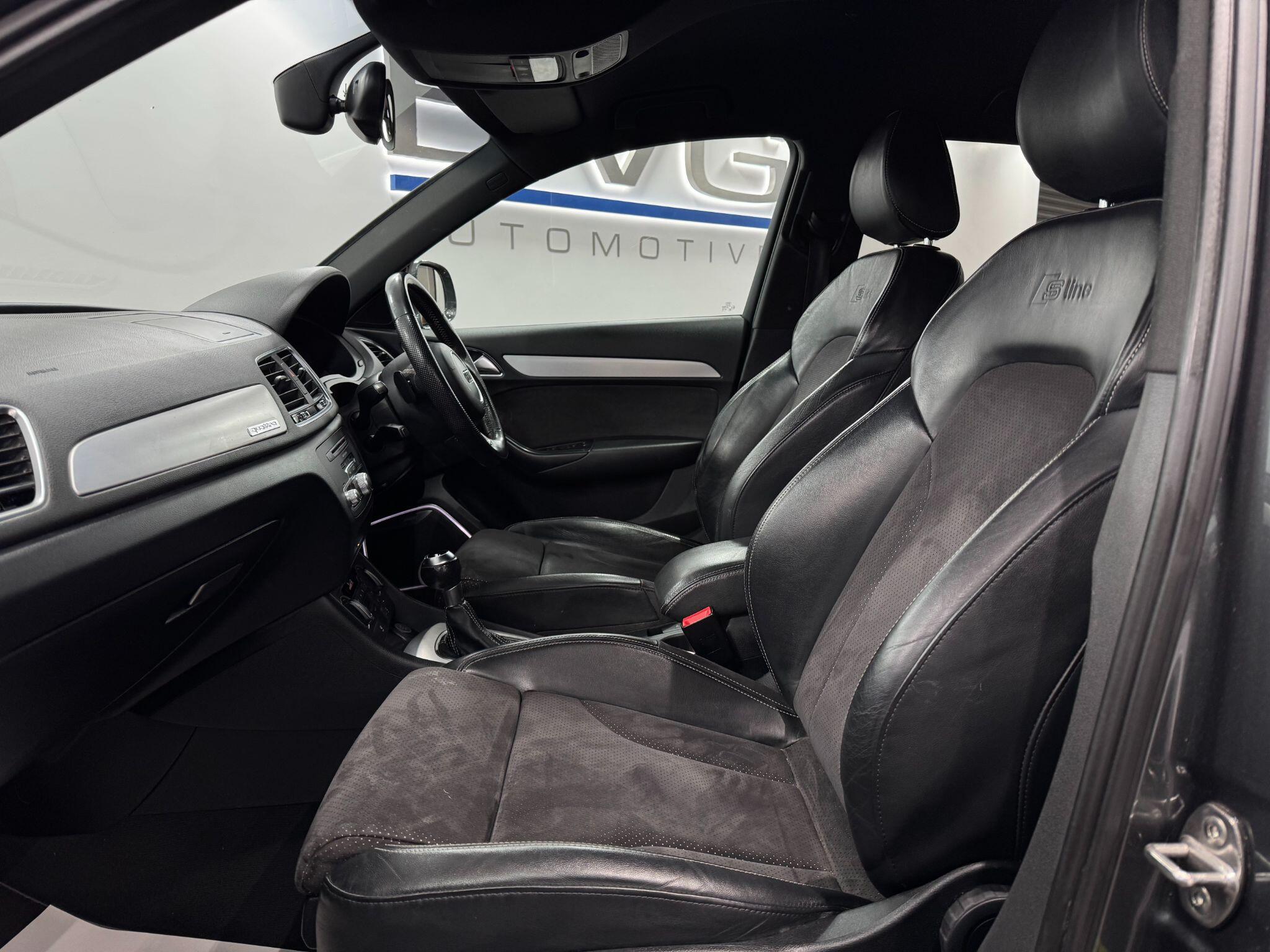 Audi Q3 view 50