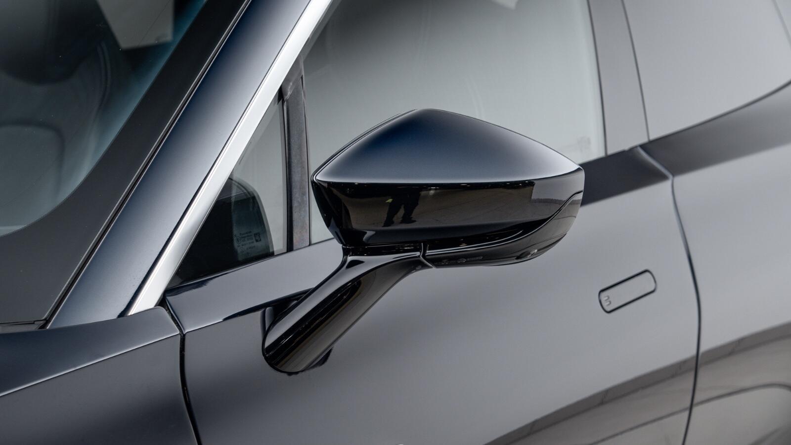 Aston Martin DBX view 45