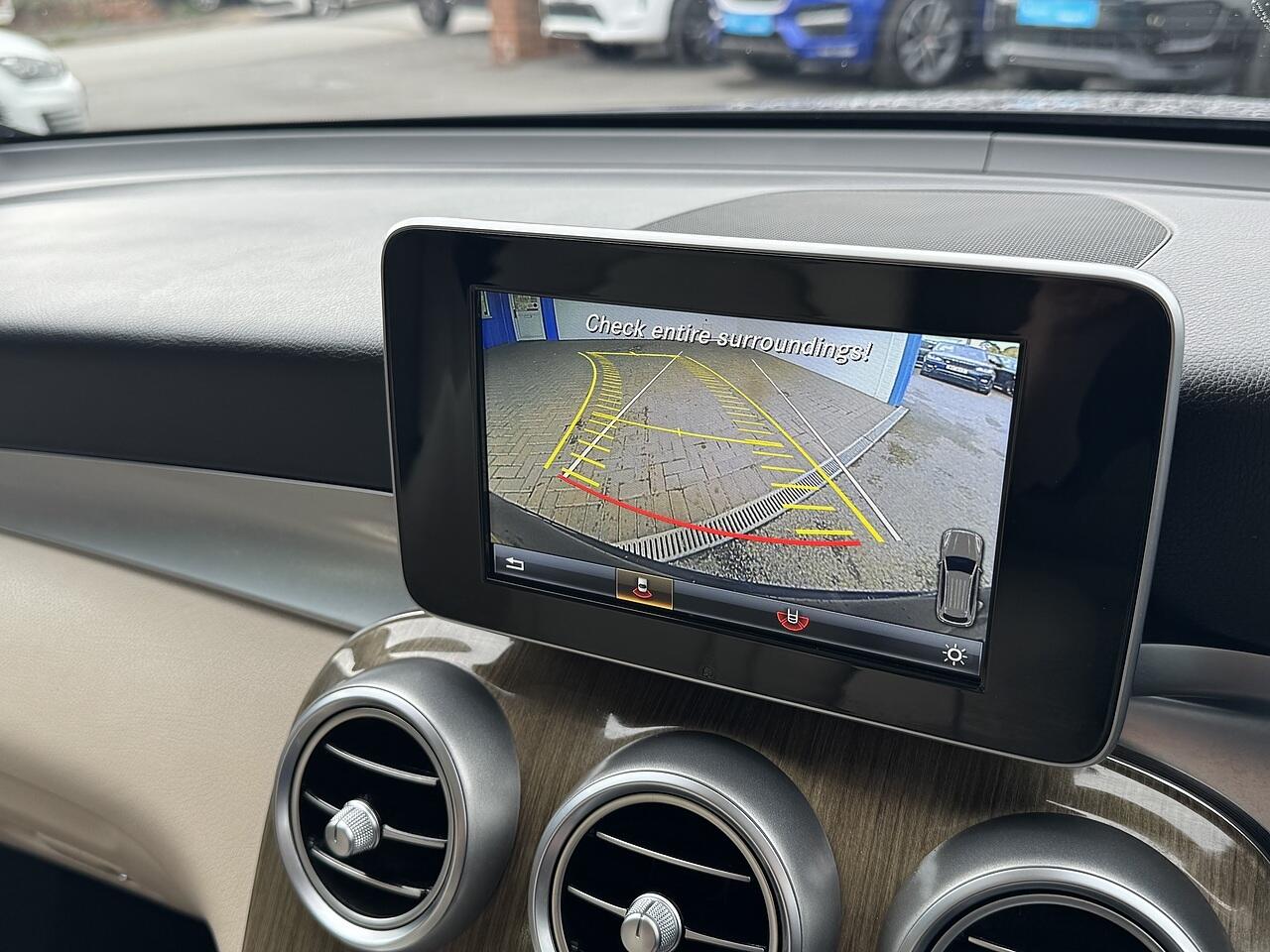 Mercedes-Benz GLC view 14