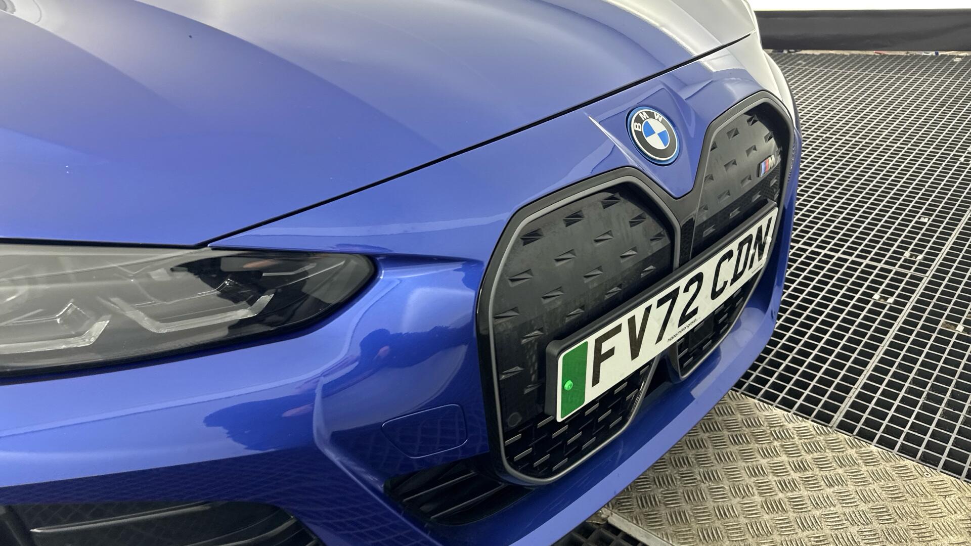 BMW I4 view 29